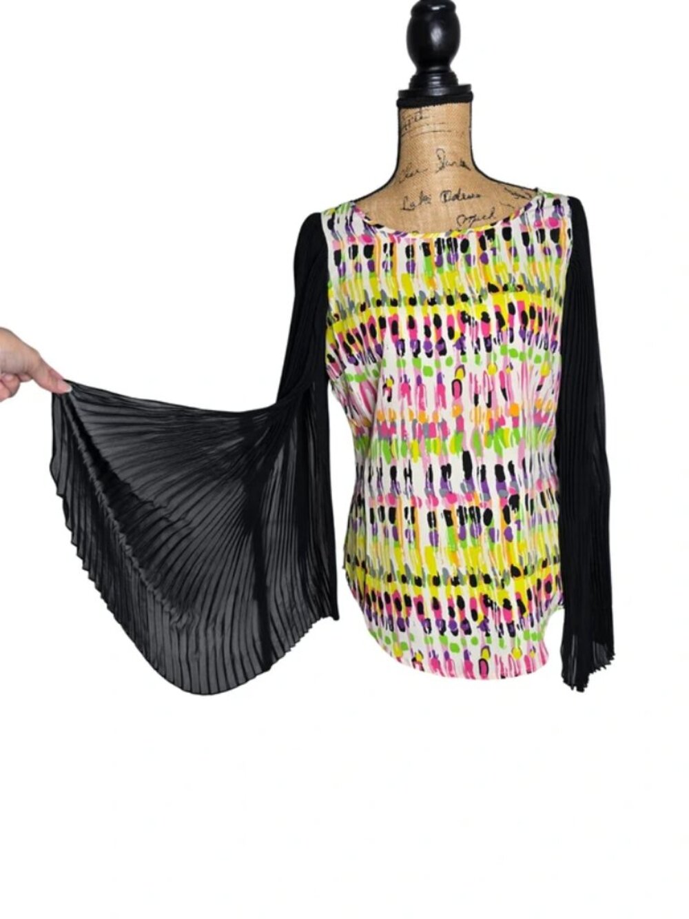 BCBG Maxazria Multicolor Women's Blouse w. Pleated Black Bell Sleeves Medium